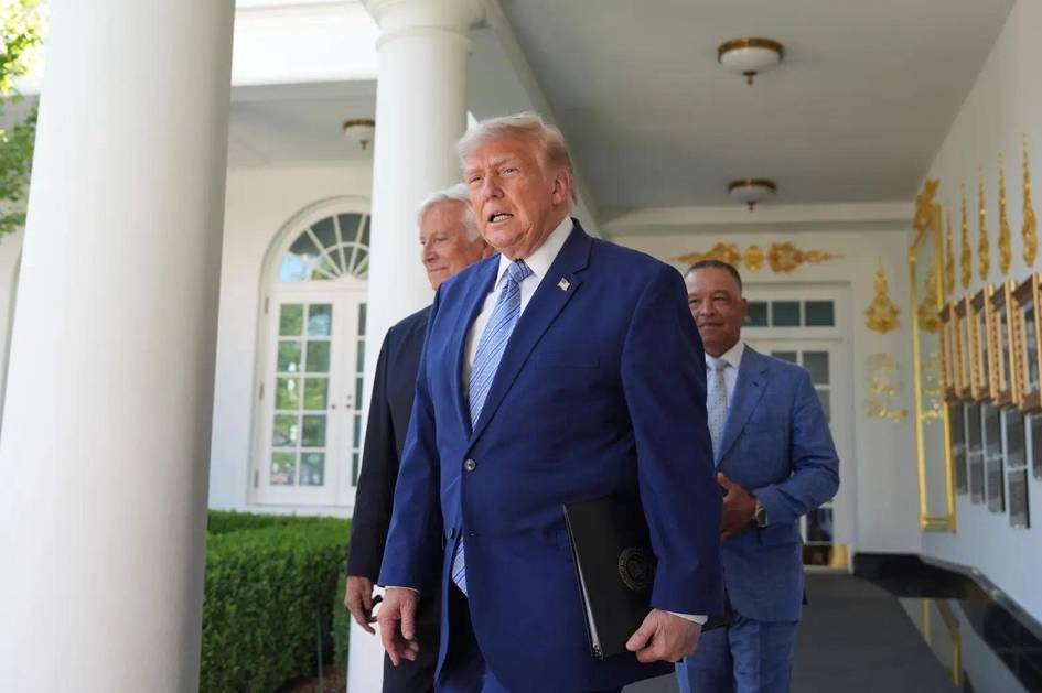 Трамп мажбурий меҳнат сабаб 60 та давлатга янги бож солди